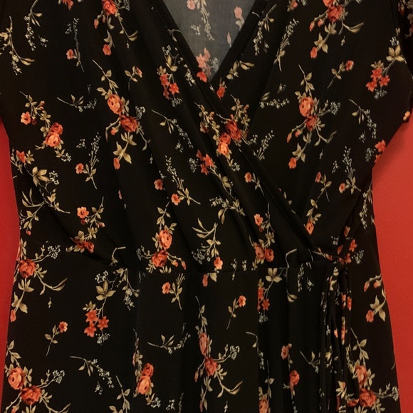 Kaileigh Black Floral Mini Dress - Picture 4 of 4